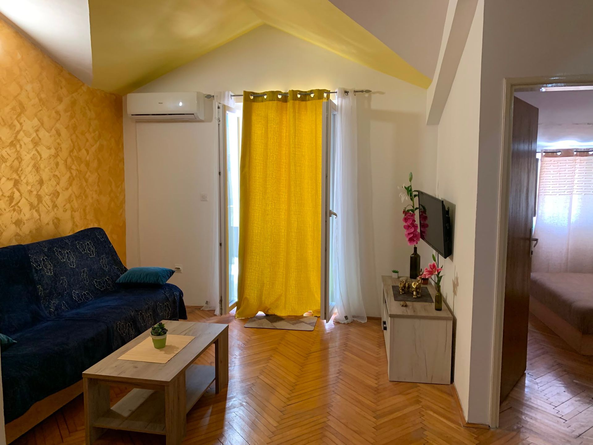 Izdavanje dvosobnog stana 85m2 u Budvi (Izdavanje na duzi period) - Amfora Real Estate