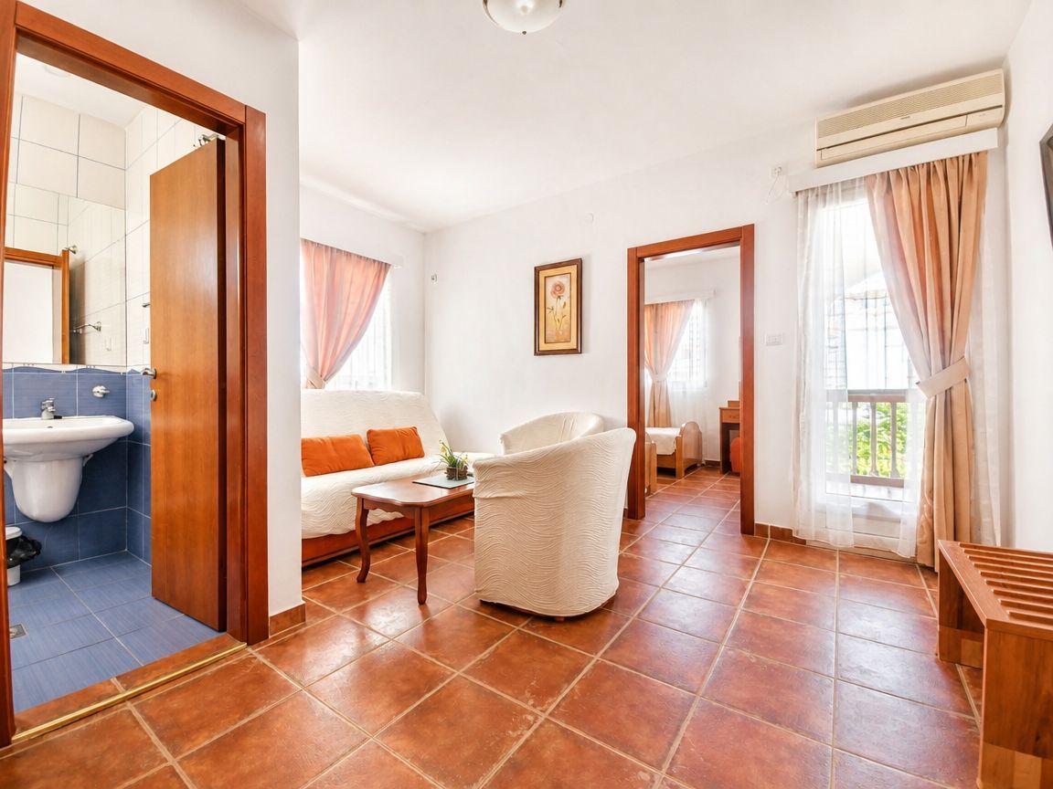 Izdavanje jednosobnog apartmana u kompleksu sa bazenom (Izdavanje na duzi period) - Amfora Real Estate
