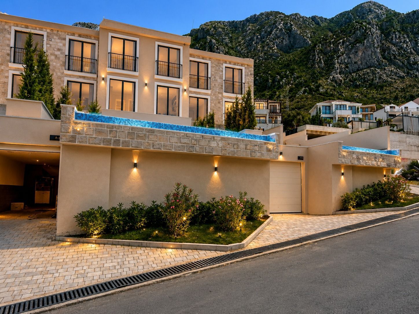 Townhouse luksuzna vila u ekskluzivnom kompleksu od 9 jedinica sa bazenom, garažom i panoramskim pogledom na more – Blizikuće, Budvanska rivijera (bez poreza, odloženo plaćanje) - Amfora Real Estate