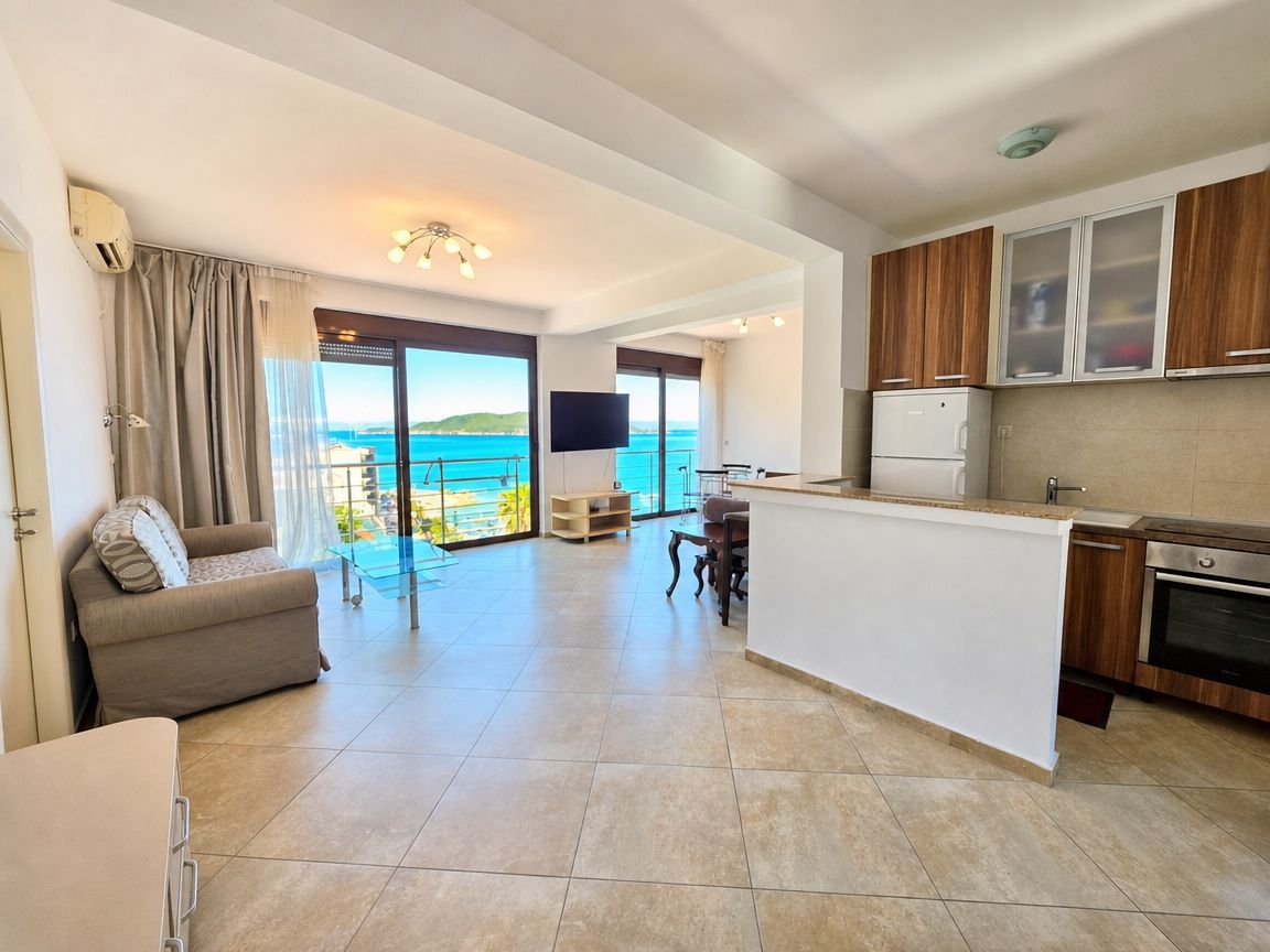 Dvosoban stan sa direktnim pogledom na more 68m² – prva linija, Rafailovići - Amfora Real Estate