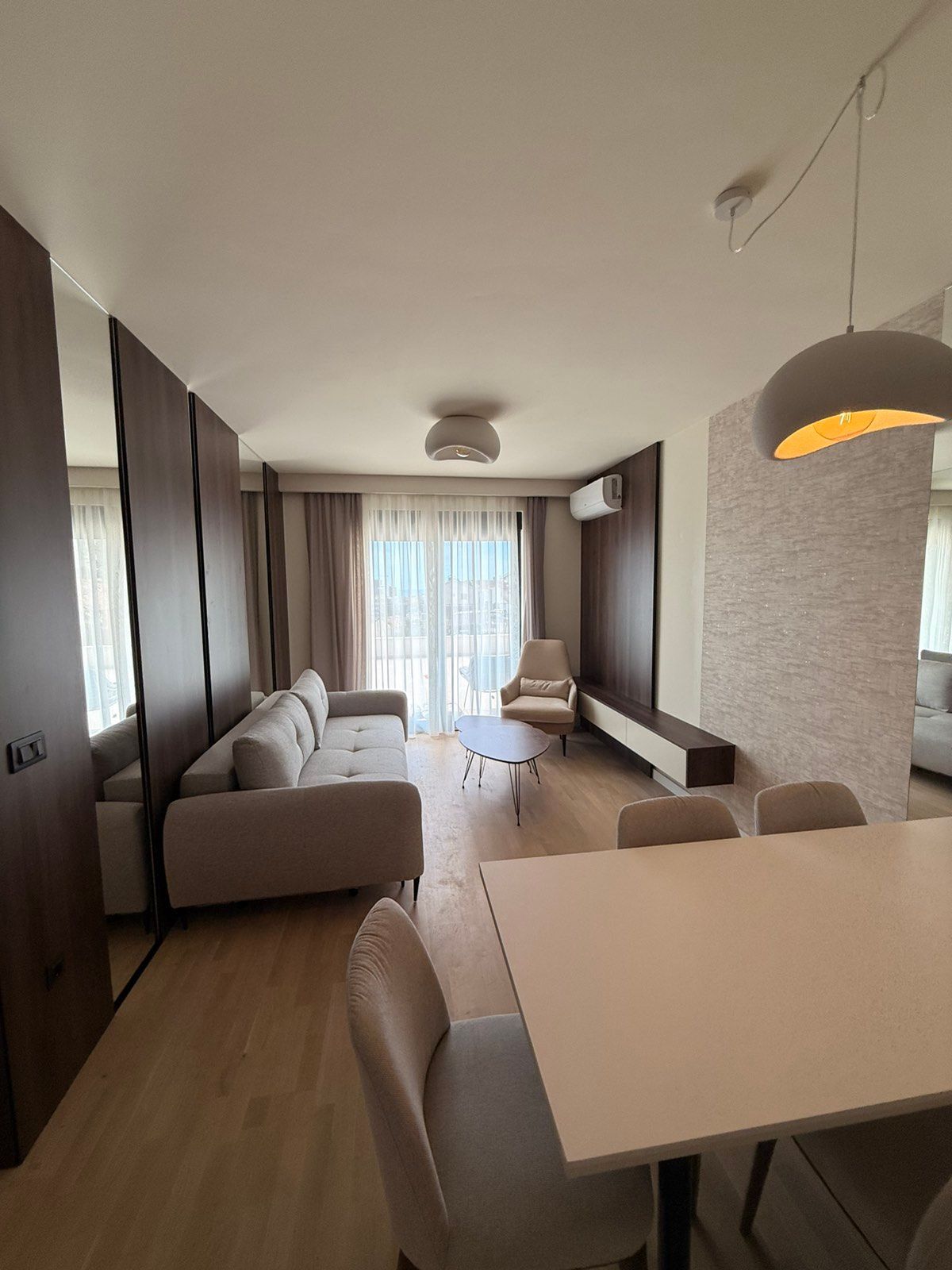 Izdaju se dva moderna jednosobna stana 43 m² u novogradnji – Dubovica, Budva (dugoročni najam) - Amfora Real Estate