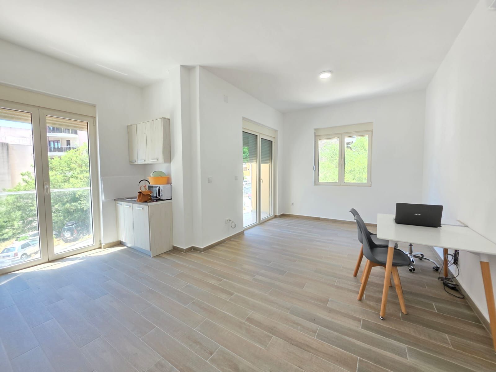 Nov dvosoban polunamesten Stan 74m2 na atraktivnoj lokaciji u Bečićima - Amfora Real Estate