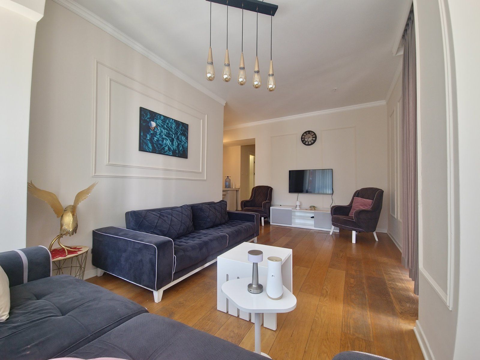 Izdavanje luksuznog trosobnog stana 100 m² sa parking mestom u condo hotelu Tre Canne na prvoj liniji mora – Centar Budve (Izdavanje na duzi period) - Amfora Real Estate