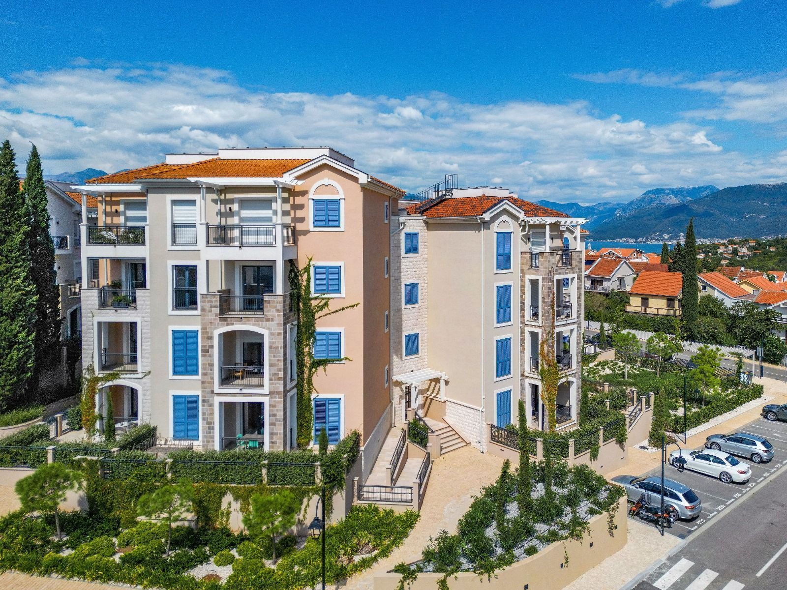 Ekskluzivan trosoban apartman 141.85m² – Luštica Bay, Centrale (fleksibilni uslovi plaćanja) - Amfora Real Estate