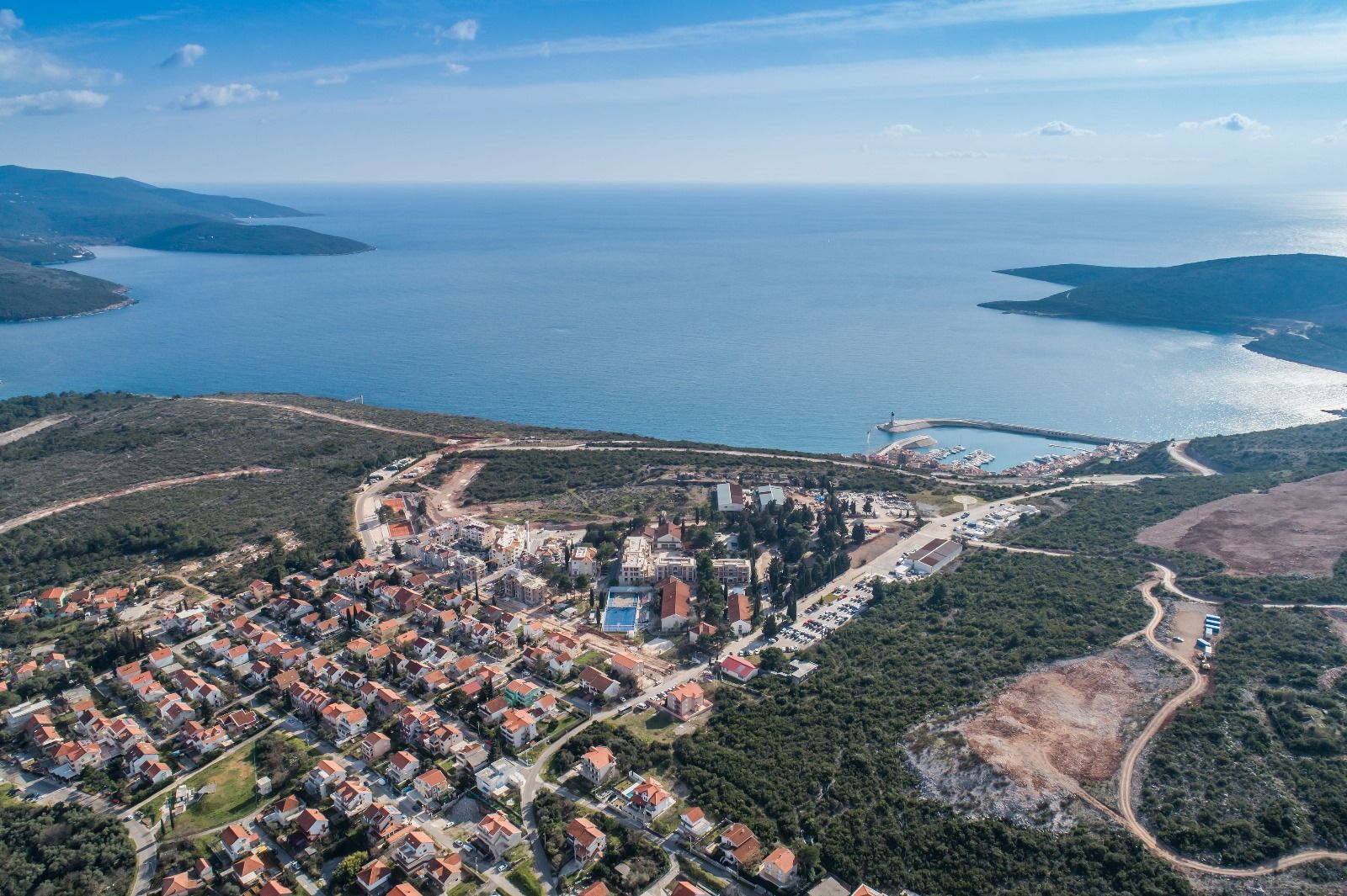 Ekskluzivan dvosoban apartman 97m² – Luštica Bay, Centrale (fleksibilni uslovi plaćanja) - Amfora Real Estate