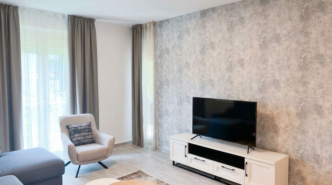 Moderan jednosoban stan sa garažnim mestom u novogradnji – Bečići (Izdavanje na duzi period,dostupan od 20.08.2026) - Amfora Real Estate