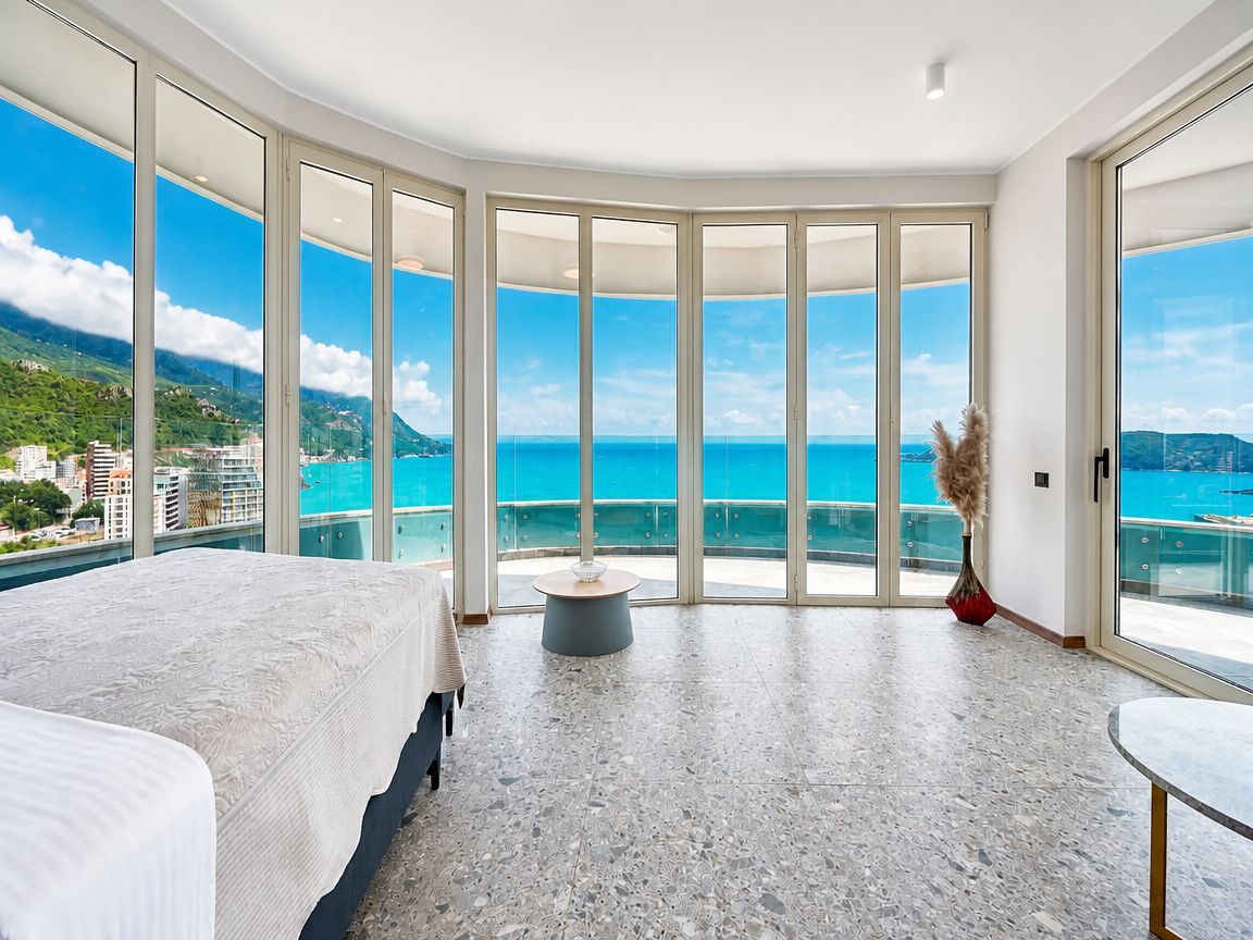 Luksuzan dvosoban stan 115 m² sa ogromnom terasom i panoramskim pogledom na more – Bečići, Budva - Amfora Real Estate