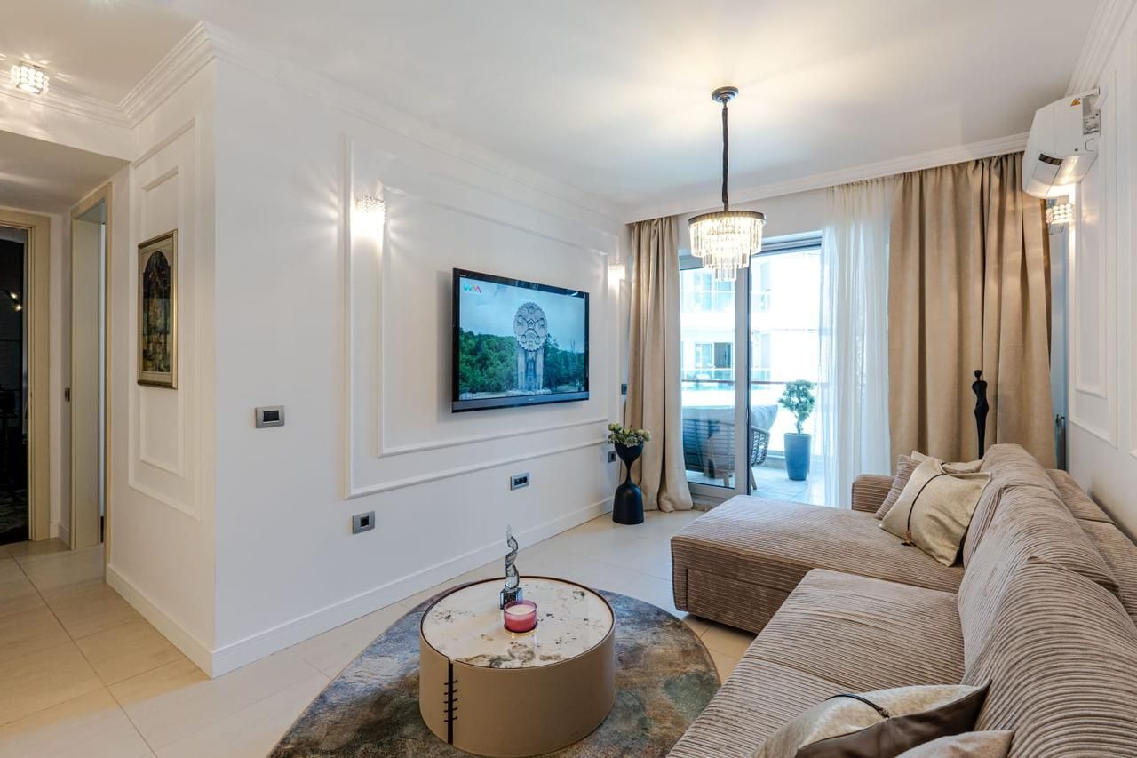 Luksuzan dvosoban stan 94 m² sa pogledom na more – TQ Plaza, centar Budve  (izdavanje na duzi period) - Amfora Real Estate