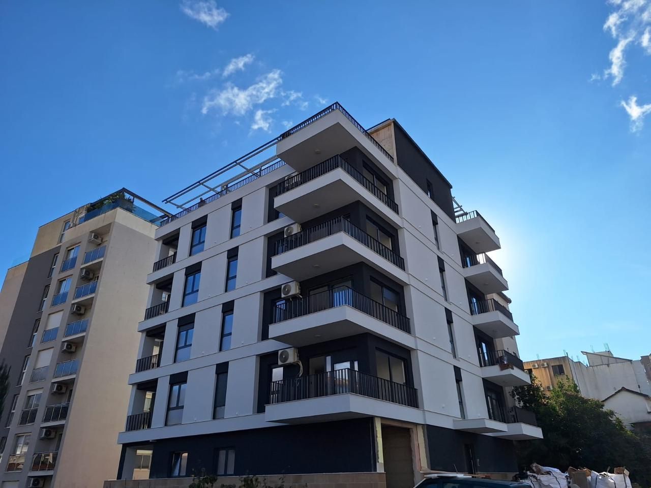 Prodaja novog jednosobnog stana 53m2 u Centru Budve - Amfora Real Estate
