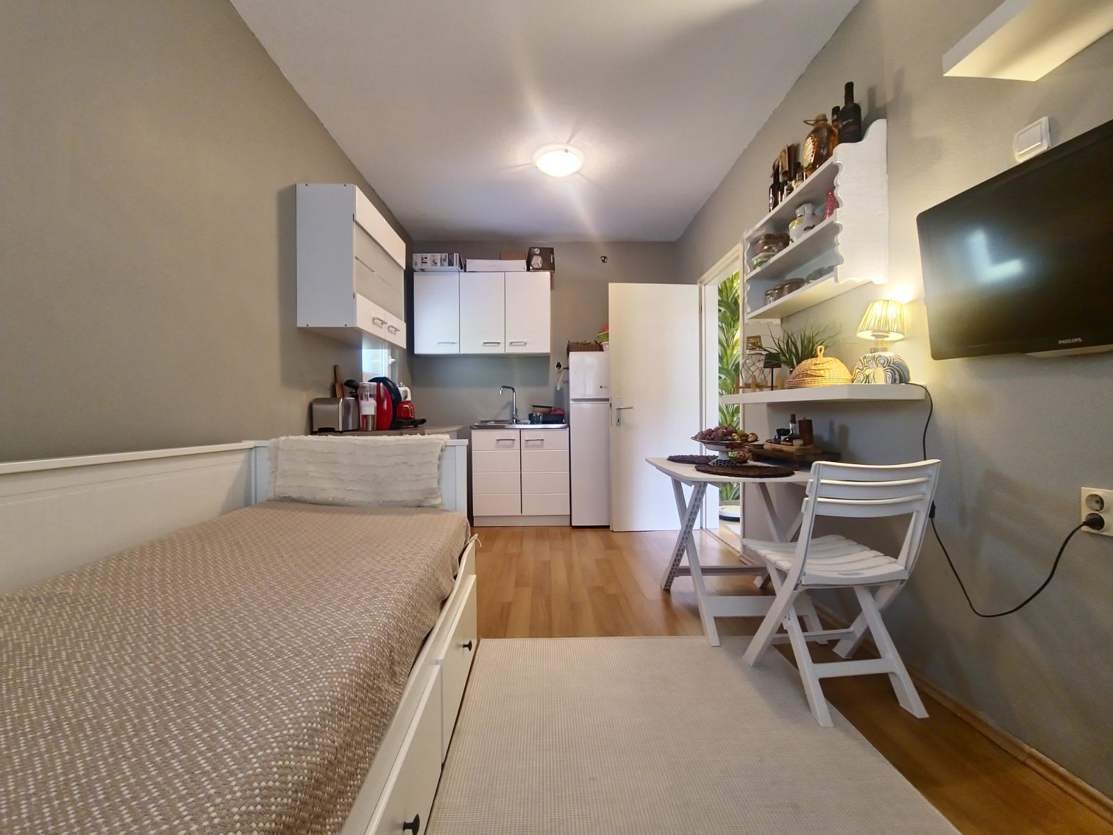 Izdavanje kuće 38 m² sa garažnim mjestom i placem 286 m² – Lastva Grbaljska, Budva - Amfora Real Estate