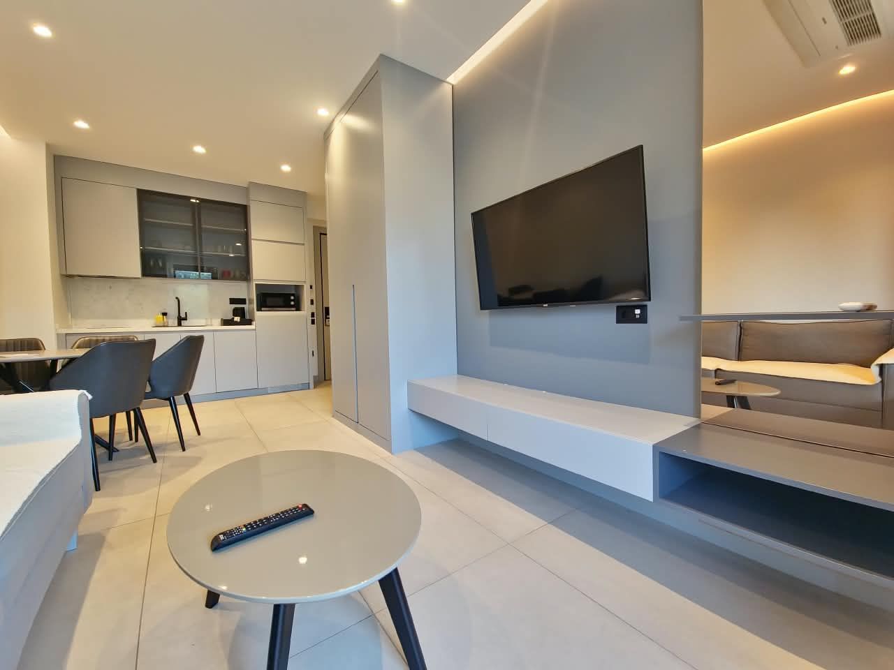 Izdavanje luksuznog jednosobnog stana 42 m² sa spa, bazenom, saunom, teretanom i parkingom – Bellemond, Bečići (NA DUŽI PERIOD) - Amfora Real Estate