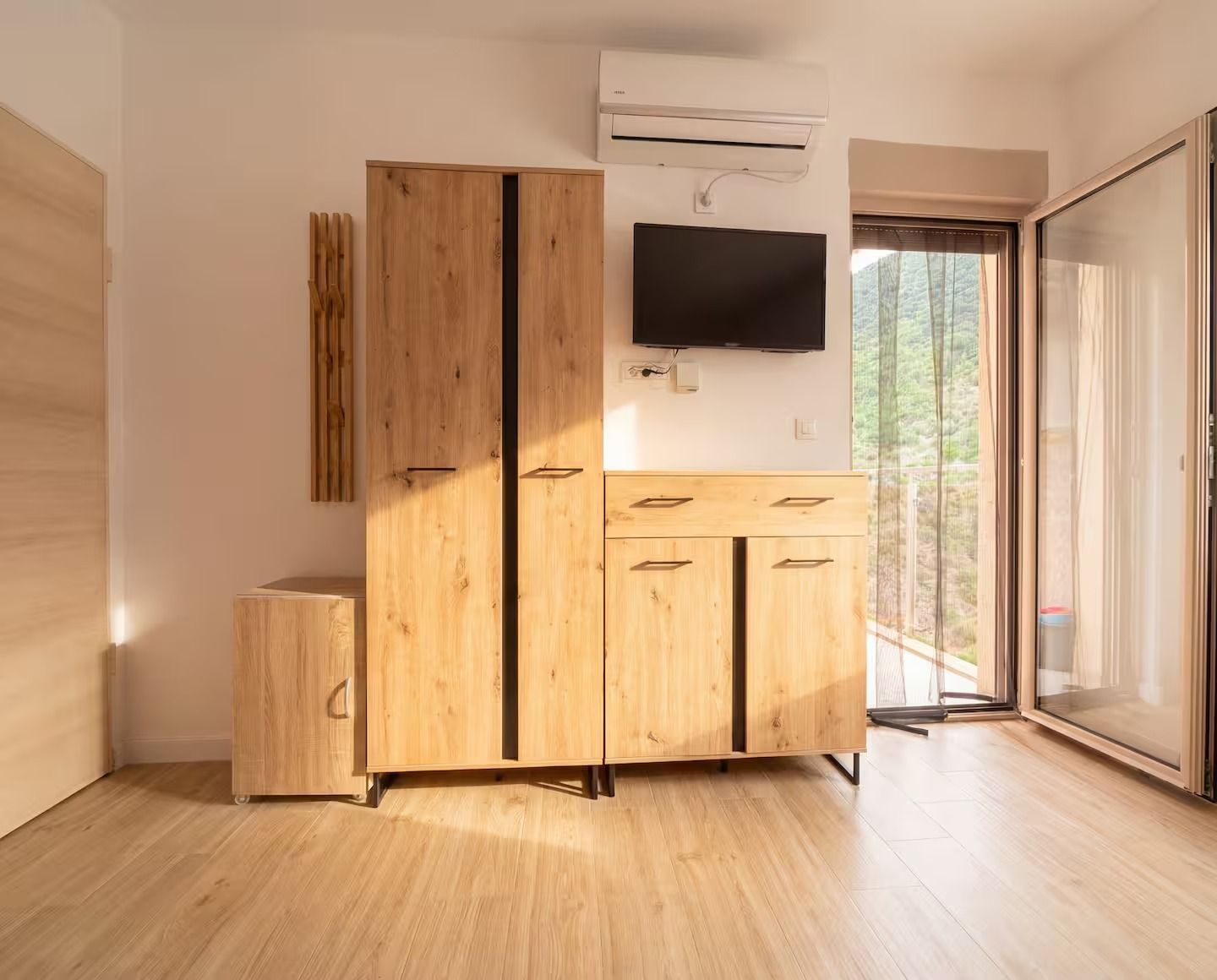 Moderno opremljen studio apartman u kompleksu sa bazenom -Becici (Izdavanje na period do 01.06.2027) - Amfora Real Estate