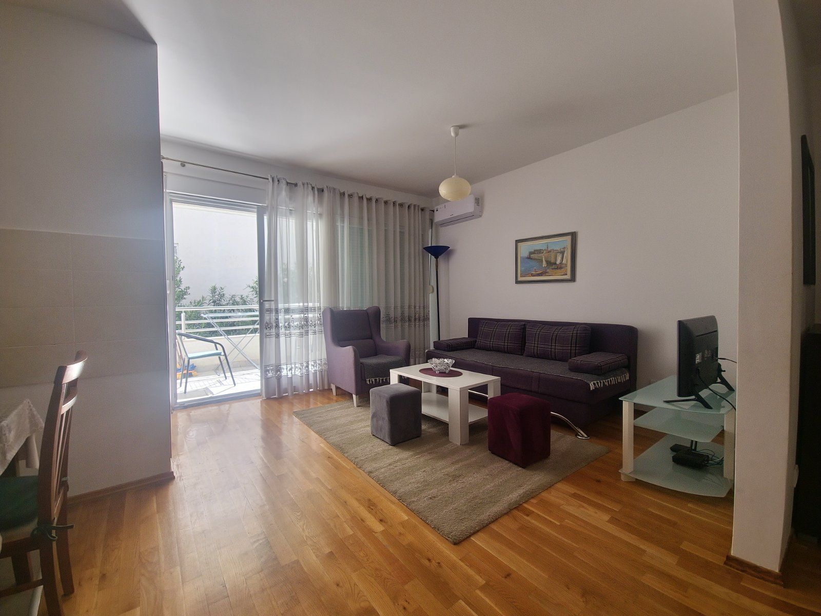 Izdaje se dvosoban namješten stan 68 m² u centru Budve – Vojvodjanska (na duzi period) - Amfora Real Estate