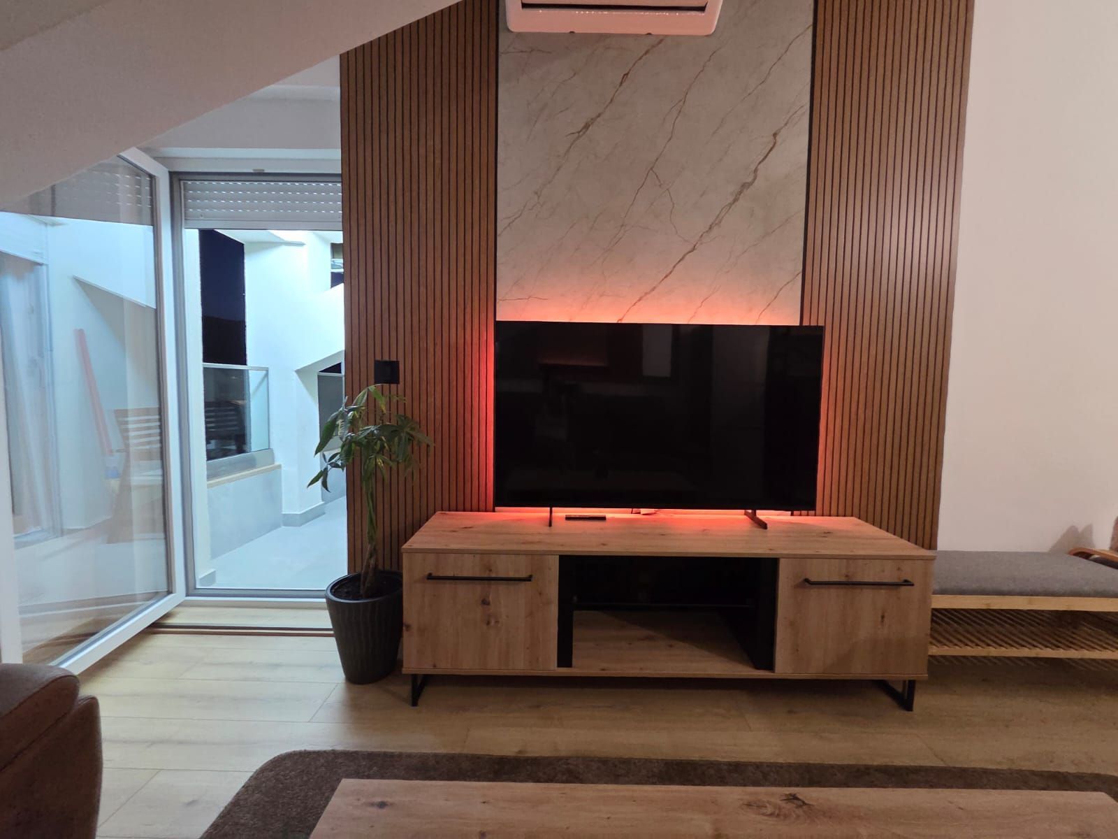 Izdavanje novog jednosobnog stana sa pogledom na more i garažnim mestom – Potkošljun, Budva - Amfora Real Estate