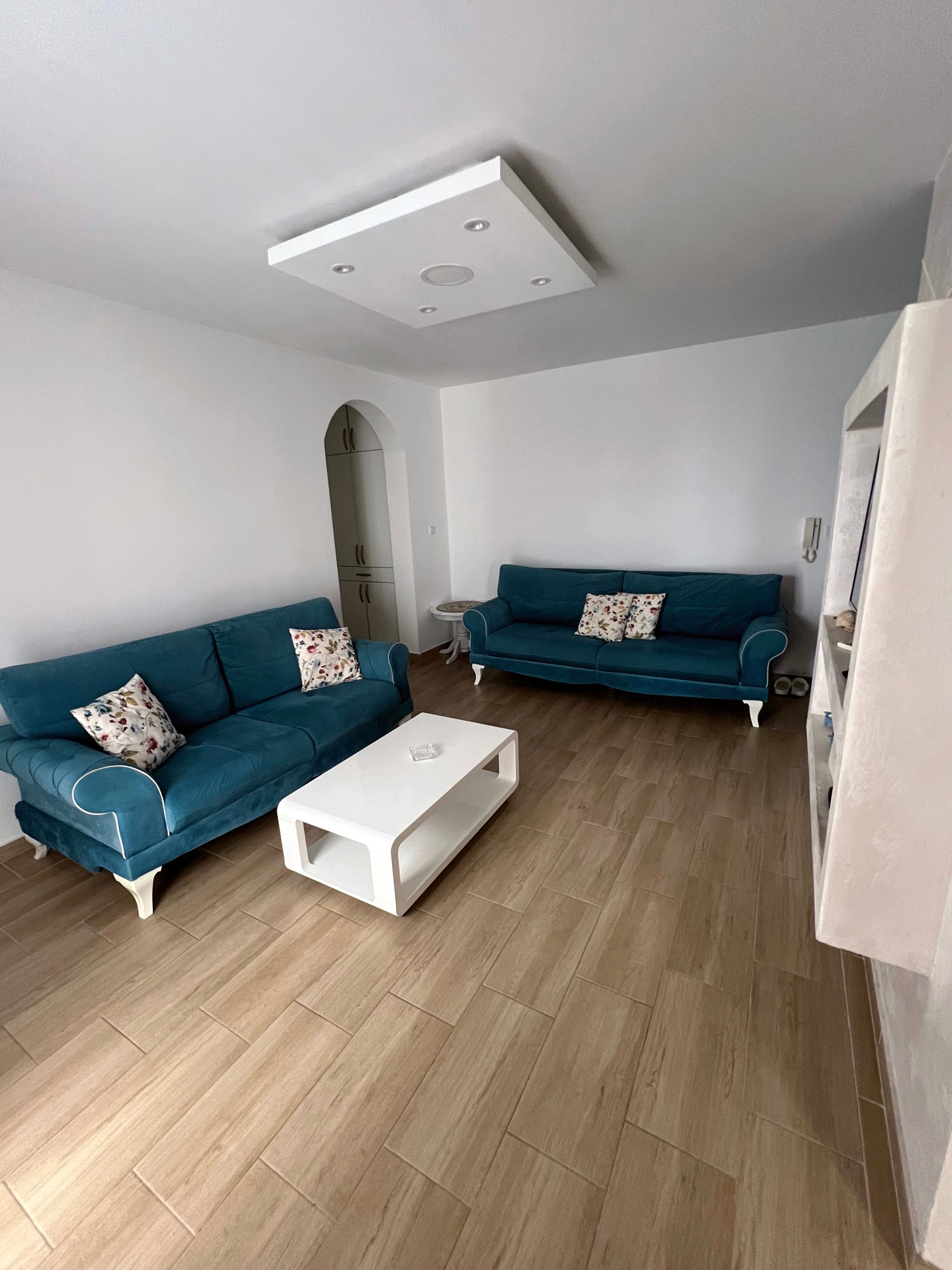 Izdavanje dvosobnog stana na atraktivnoj lokaciji– Budva | Na duzi period - Amfora Real Estate