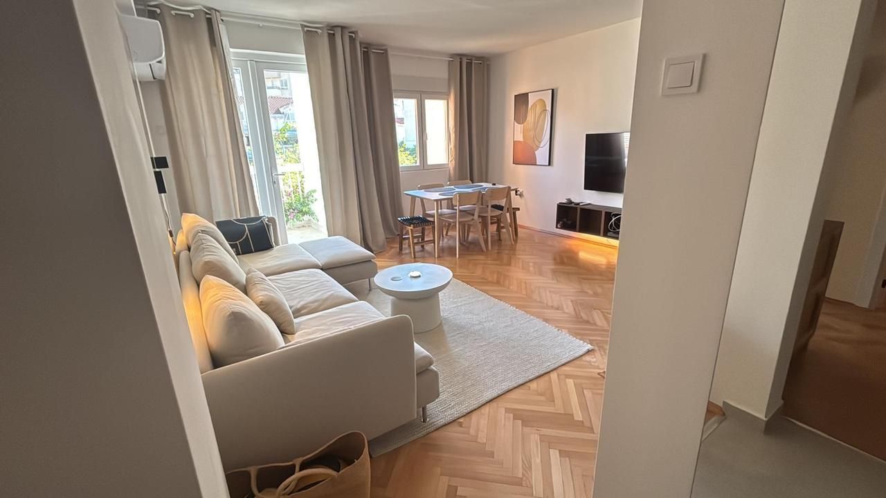 Izdavanje moderno opremljenog trosobnog stana 74 m² – Golubovina, Budva (izdavanje na duzi period) - Amfora Real Estate