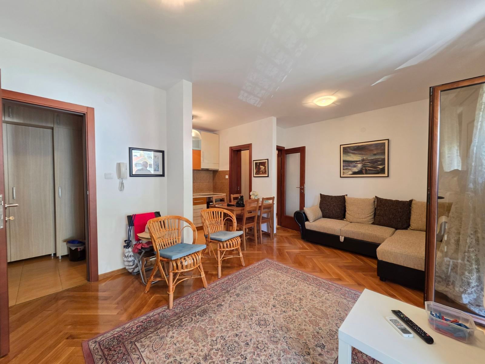 Prodaja opremljenog jednosobnog stana 49m2 – Lazi, Budva - Amfora Real Estate