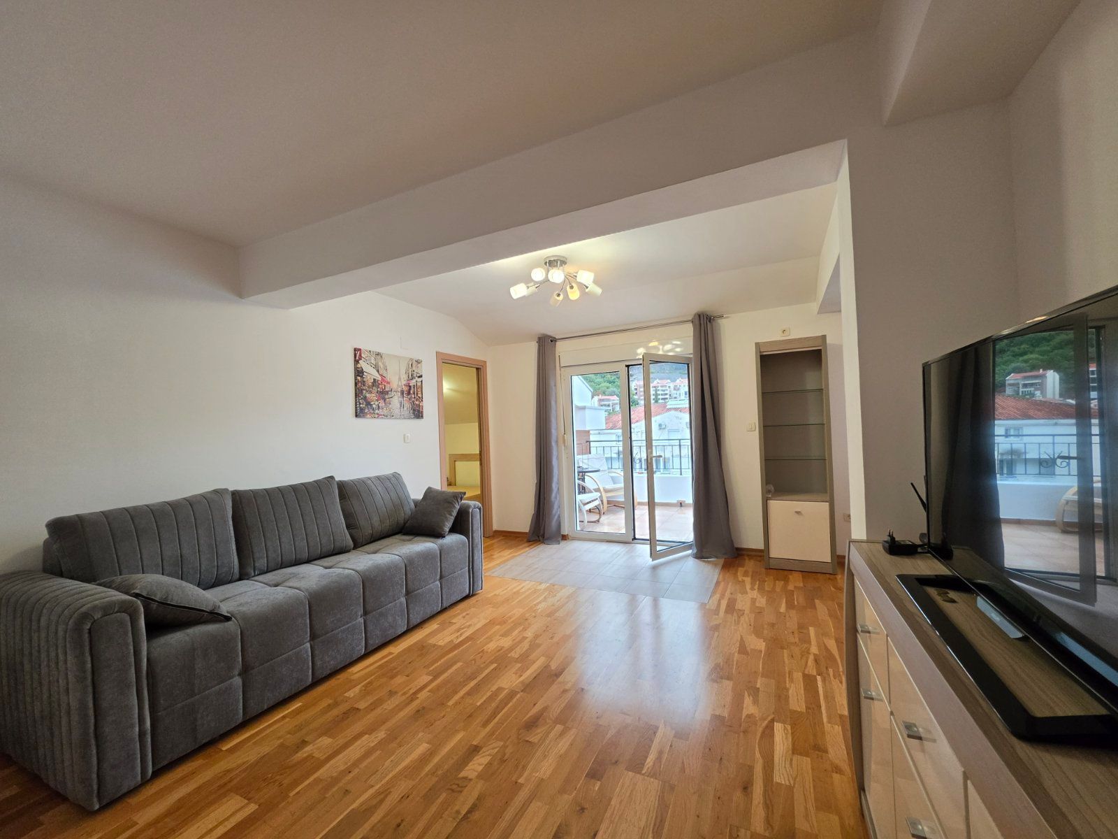 Prodaja opremljenog jednosobnog stana 60m2 – Lazi, Budva - Amfora Real Estate