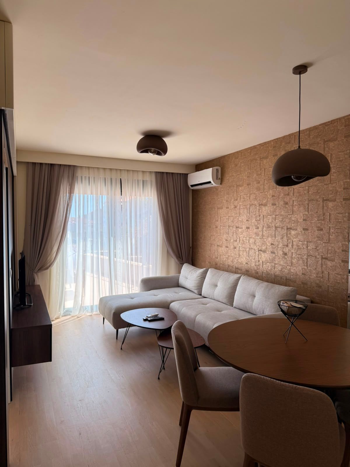 Izdavanje moderno opremljenog jednosobnog stana 43 m² – Dubovica, Budva (dugoročno izdavanje) - Amfora Real Estate