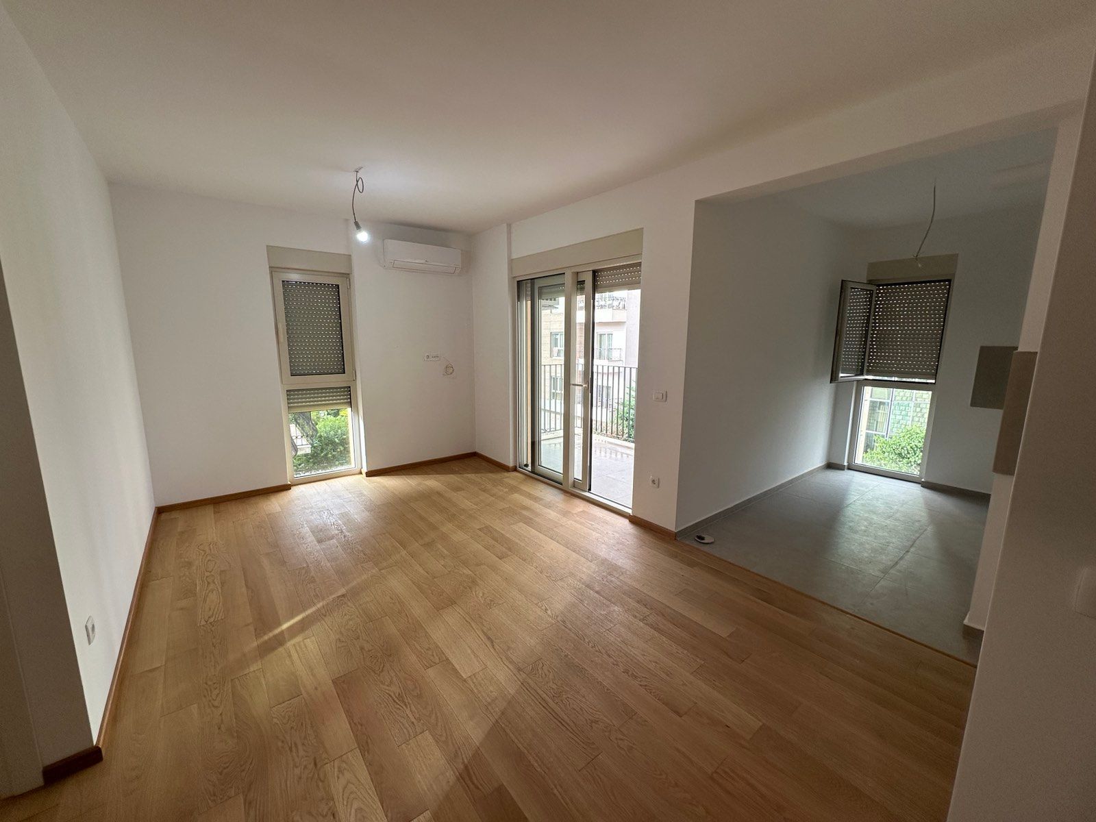 Izdavanje poslovnog prostora 67 m² sa garažnim mjestom – centar Budve (izdavanje na duzi period) - Amfora Real Estate