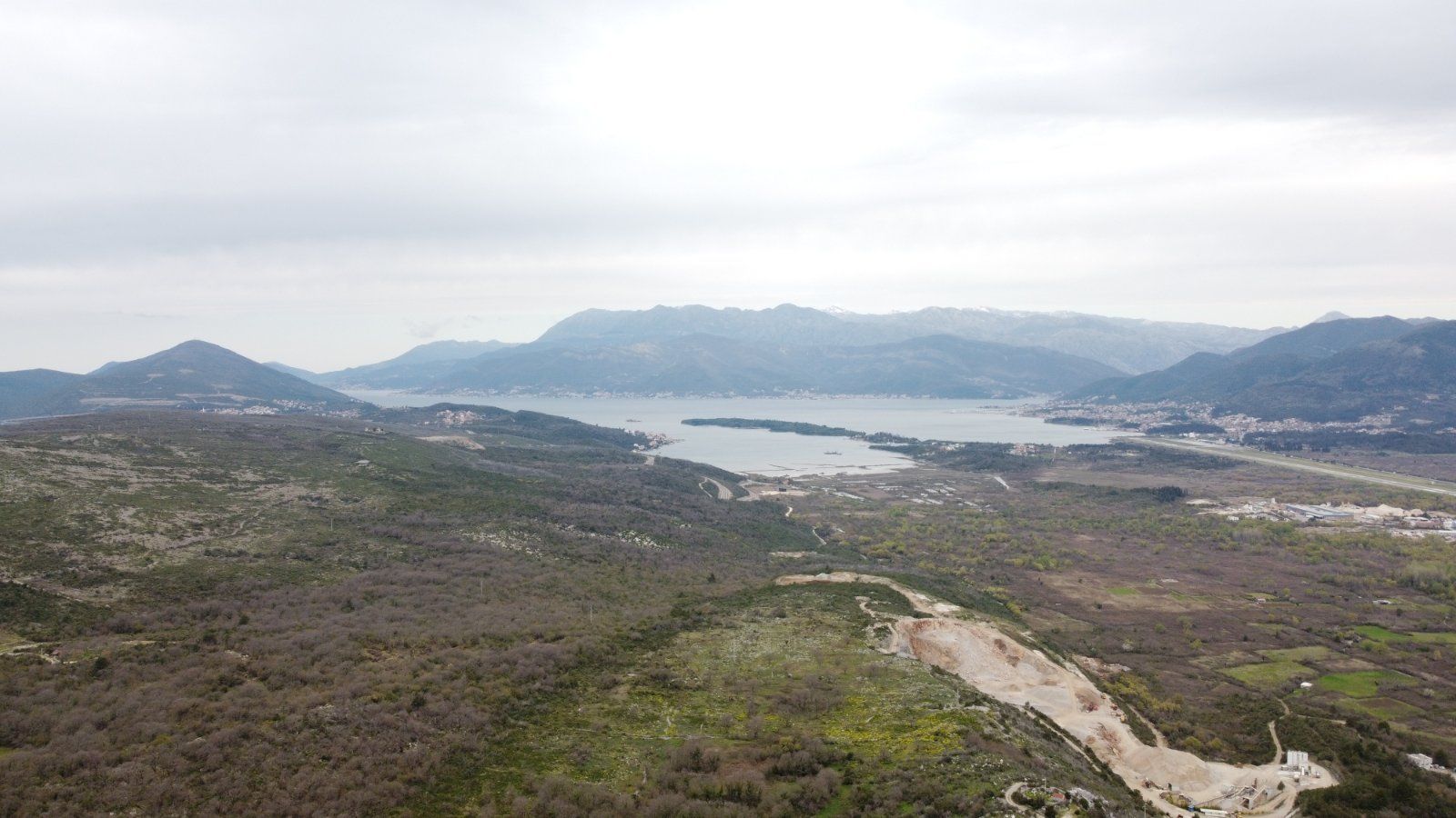 PLACEVI NA PRODAJU, GRBALJ - Amfora Real Estate