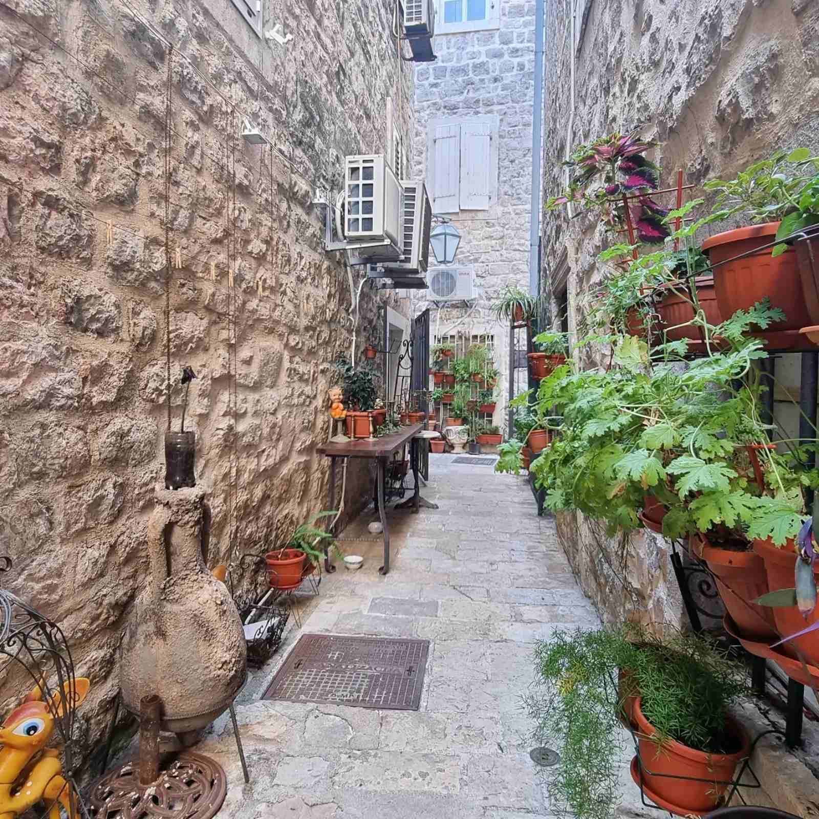 Poslovni prostor 41m2, Stari Grad Budva - Amfora Real Estate