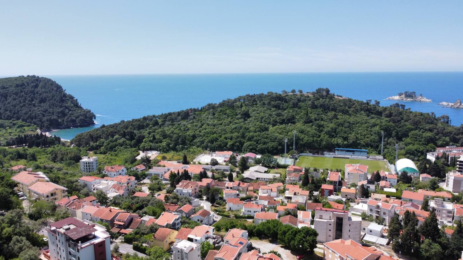 Sniženo! Ekstra ponuda Urbanizovan plac u Petrovcu , pogled na more MOGUĆNOST ZAJEDNIČKE IZGRADNJE ! - Amfora Real Estate