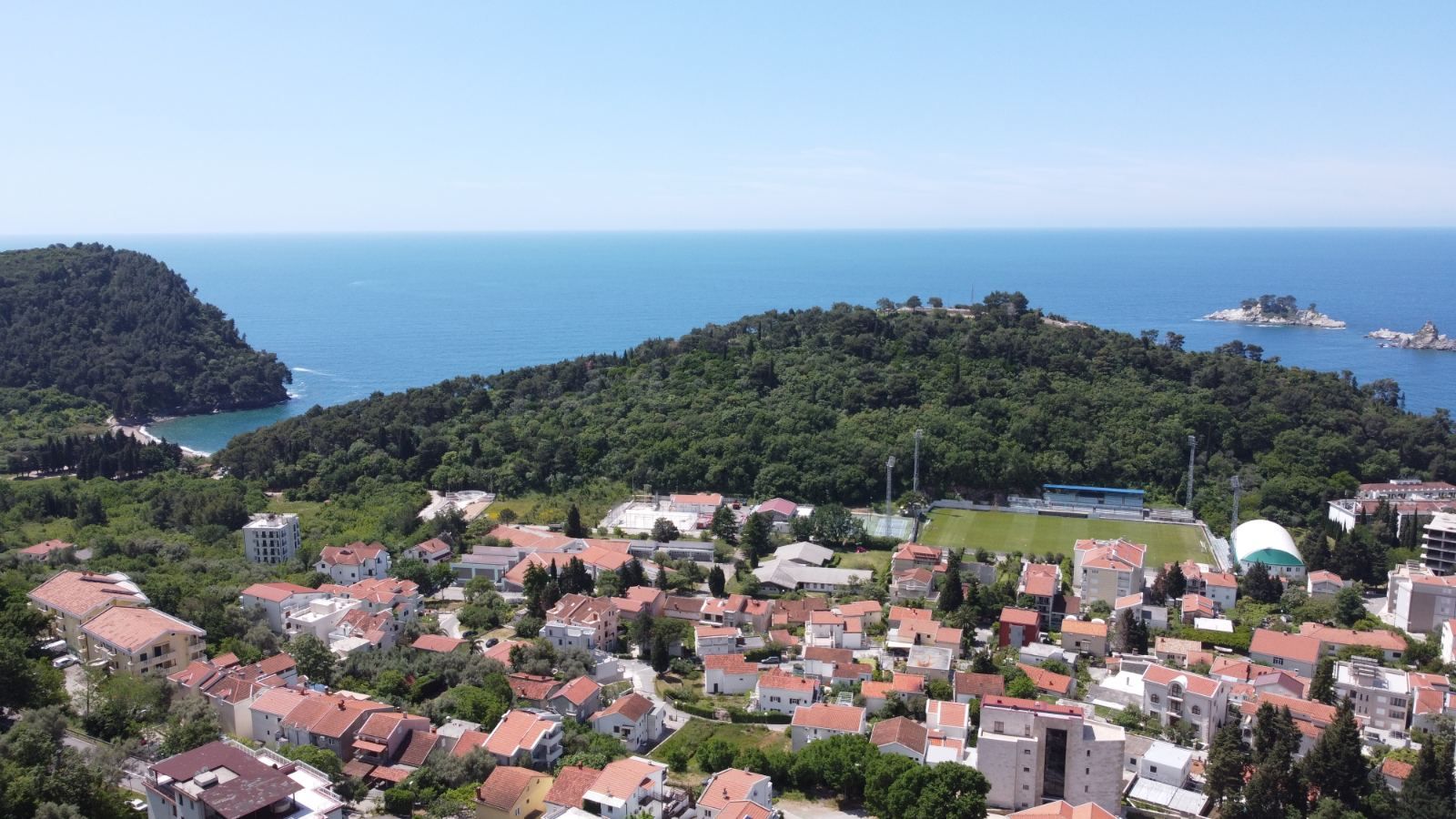 Sniženo! Ekstra ponuda Urbanizovan plac u Petrovcu , pogled na more MOGUĆNOST ZAJEDNIČKE IZGRADNJE ! - Amfora Real Estate