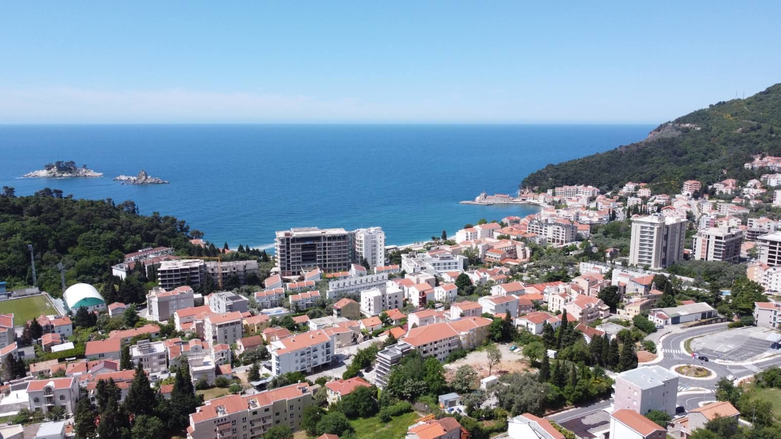 Sniženo! Ekstra ponuda Urbanizovan plac u Petrovcu , pogled na more MOGUĆNOST ZAJEDNIČKE IZGRADNJE ! - Amfora Real Estate