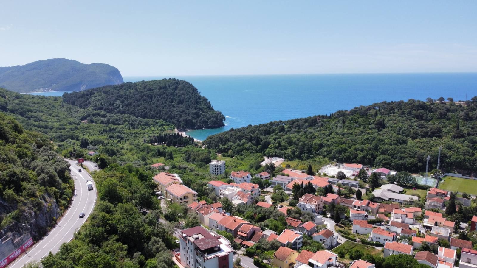 Sniženo! Ekstra ponuda Urbanizovan plac u Petrovcu , pogled na more MOGUĆNOST ZAJEDNIČKE IZGRADNJE ! - Amfora Real Estate