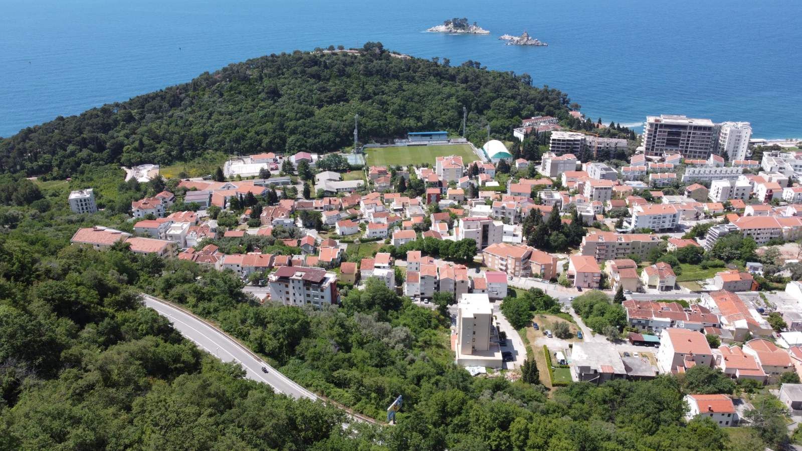 Sniženo! Ekstra ponuda Urbanizovan plac u Petrovcu , pogled na more MOGUĆNOST ZAJEDNIČKE IZGRADNJE ! - Amfora Real Estate