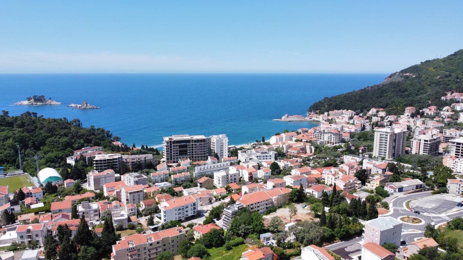 Sniženo! Ekstra ponuda Urbanizovan plac u Petrovcu , pogled na more MOGUĆNOST ZAJEDNIČKE IZGRADNJE ! - Amfora Real Estate