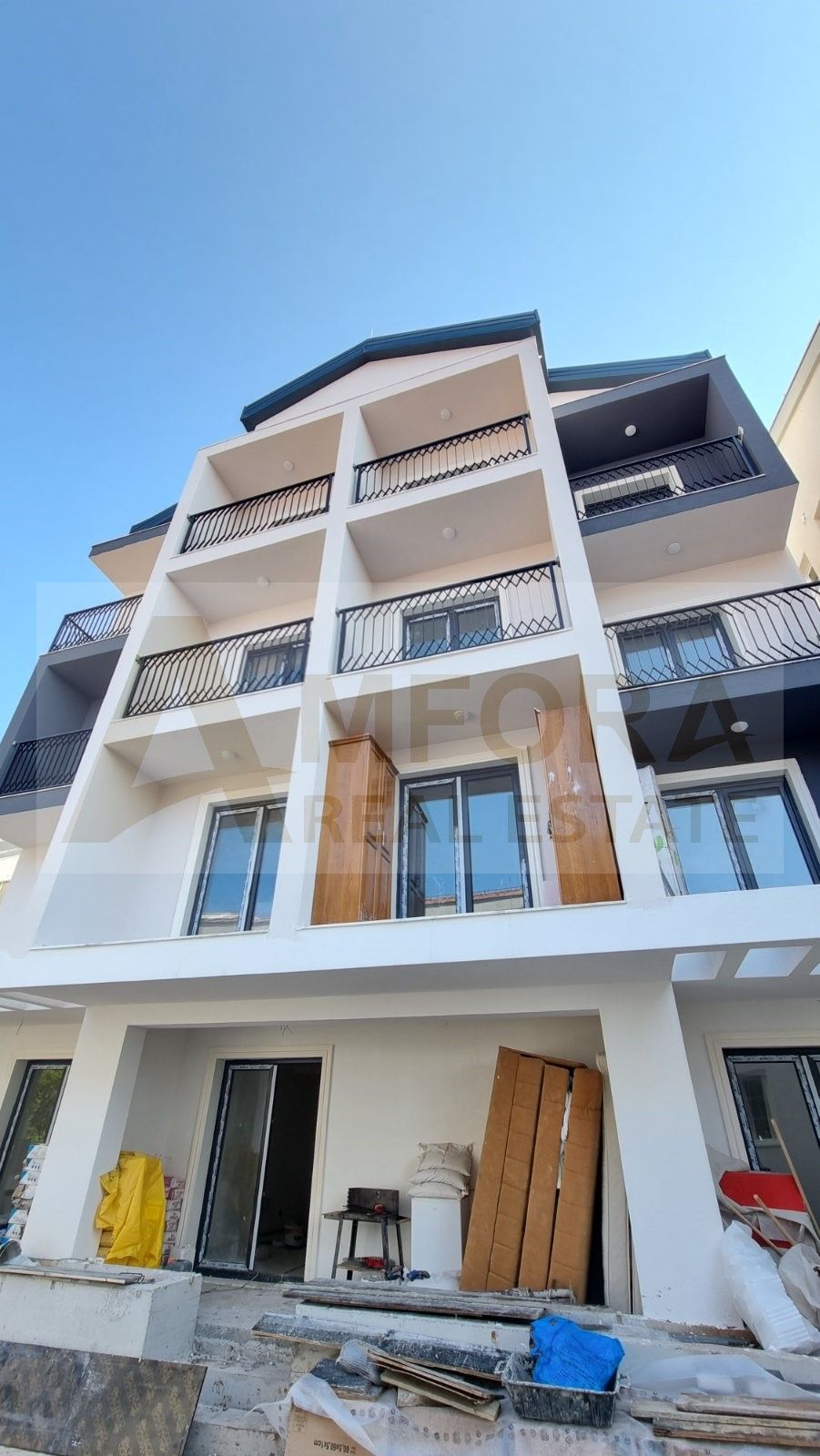 Ekskluzivna ponuda: Novi luksuzni hotel sa 25 soba, bazenom i pogledom na more u srcu Budve - Amfora Real Estate