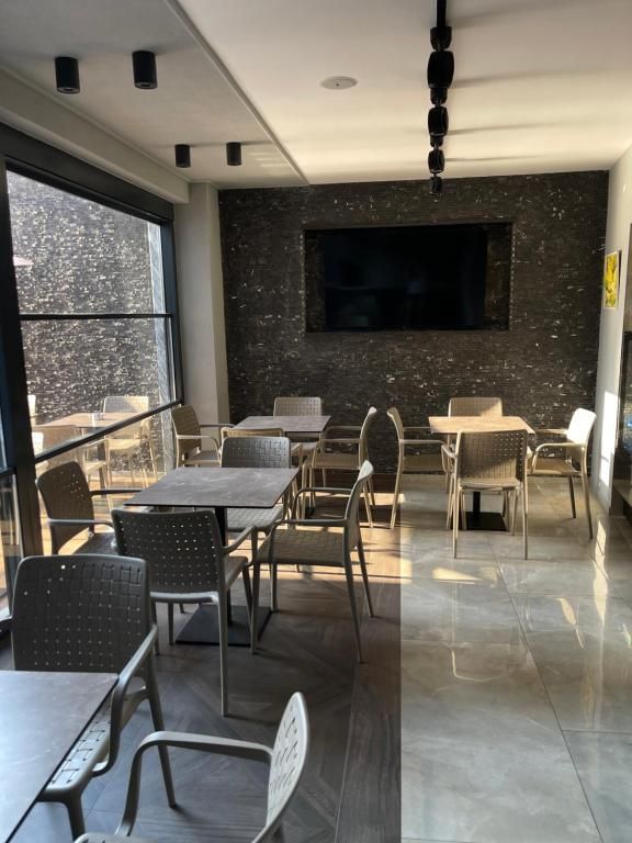 amforaproperty.com/Ekskluzivna ponuda: Novi luksuzni hotel sa 25 soba, bazenom i pogledom na more u srcu Budve