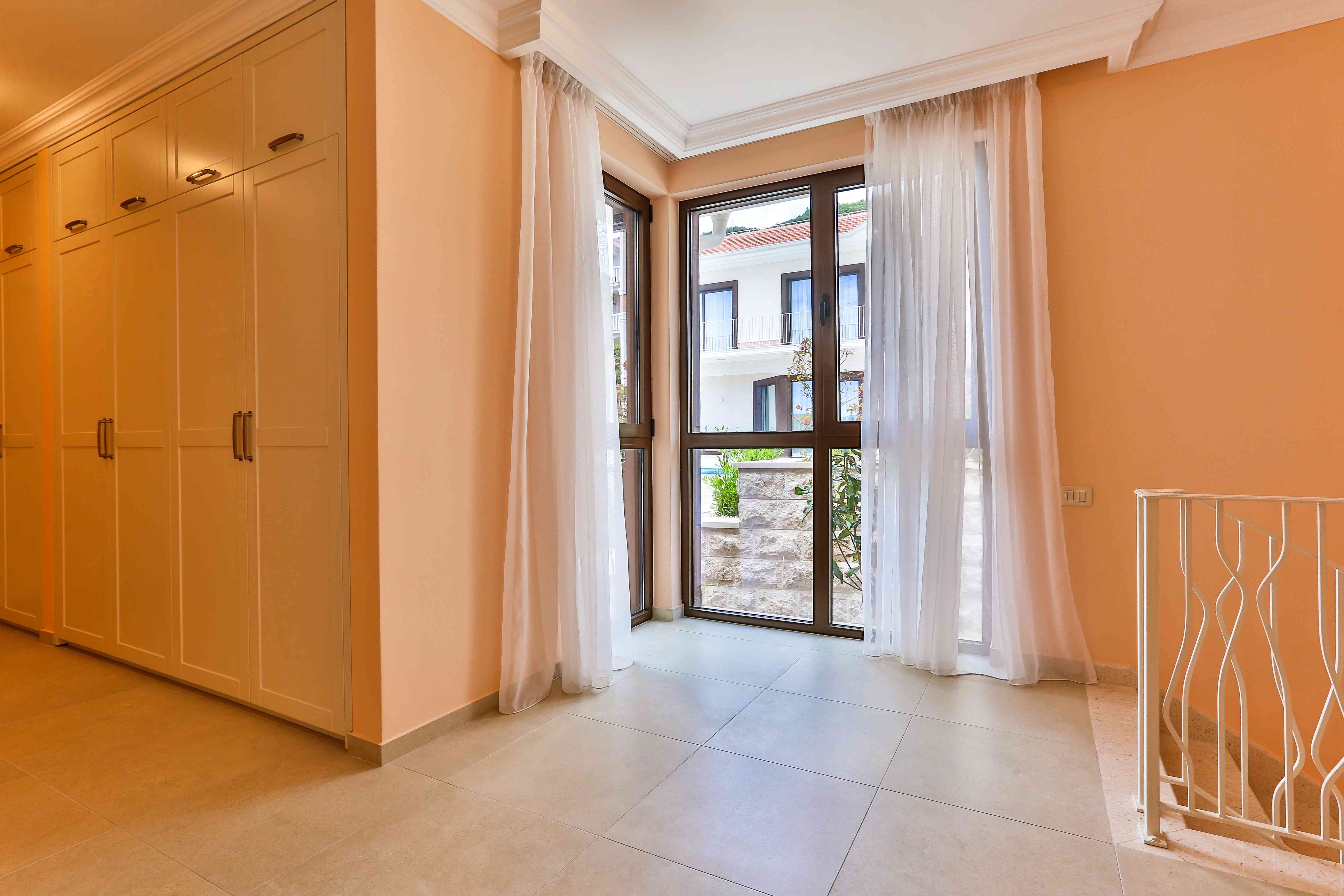 amforaproperty.com/LUKSUZNA VILA TIVAT