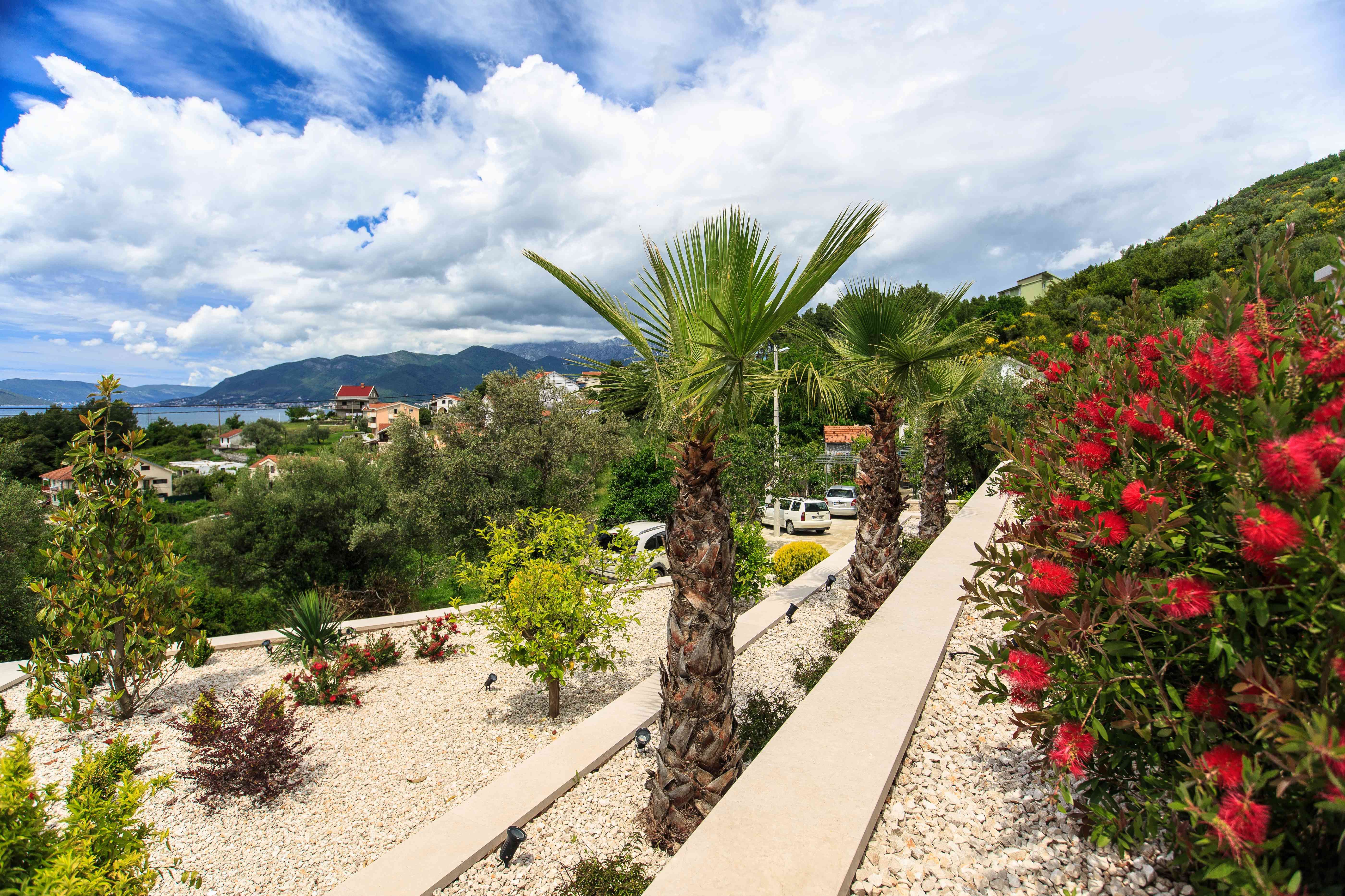 amforaproperty.com/EKSKLUZIVNA PRODAJA VILA TIVAT