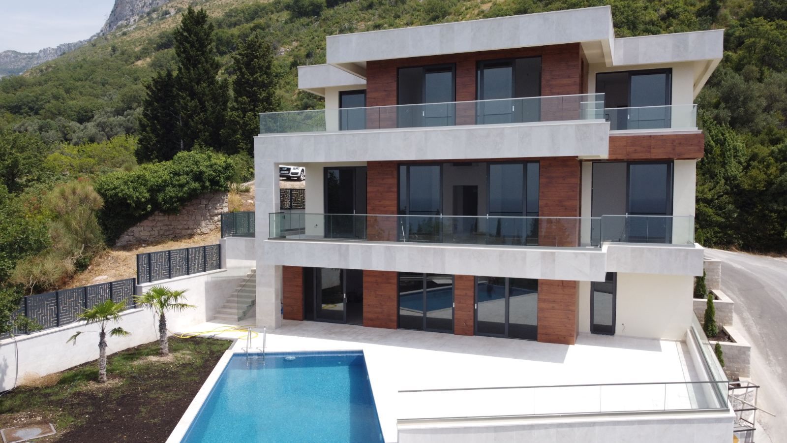 DROBNI PIJESAK,NOVA LUKSUZNA VILA SA BAZENOM I POGLEDOM NA MORE - Amfora Real Estate