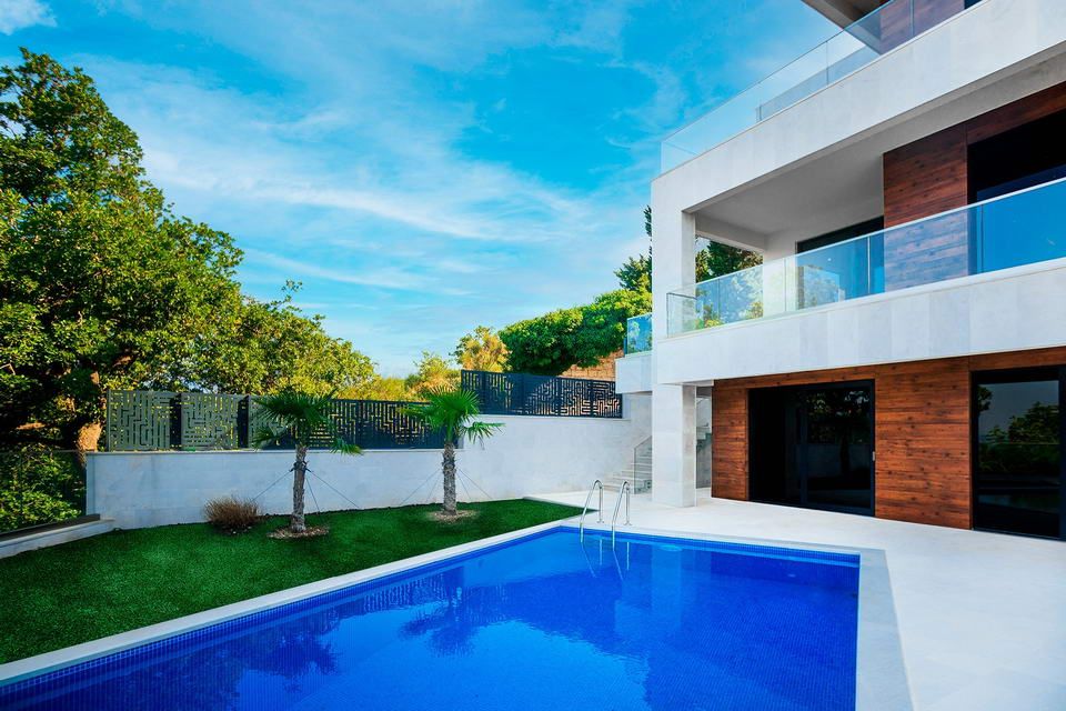 DROBNI PIJESAK,NOVA LUKSUZNA VILA SA BAZENOM I POGLEDOM NA MORE - Amfora Real Estate