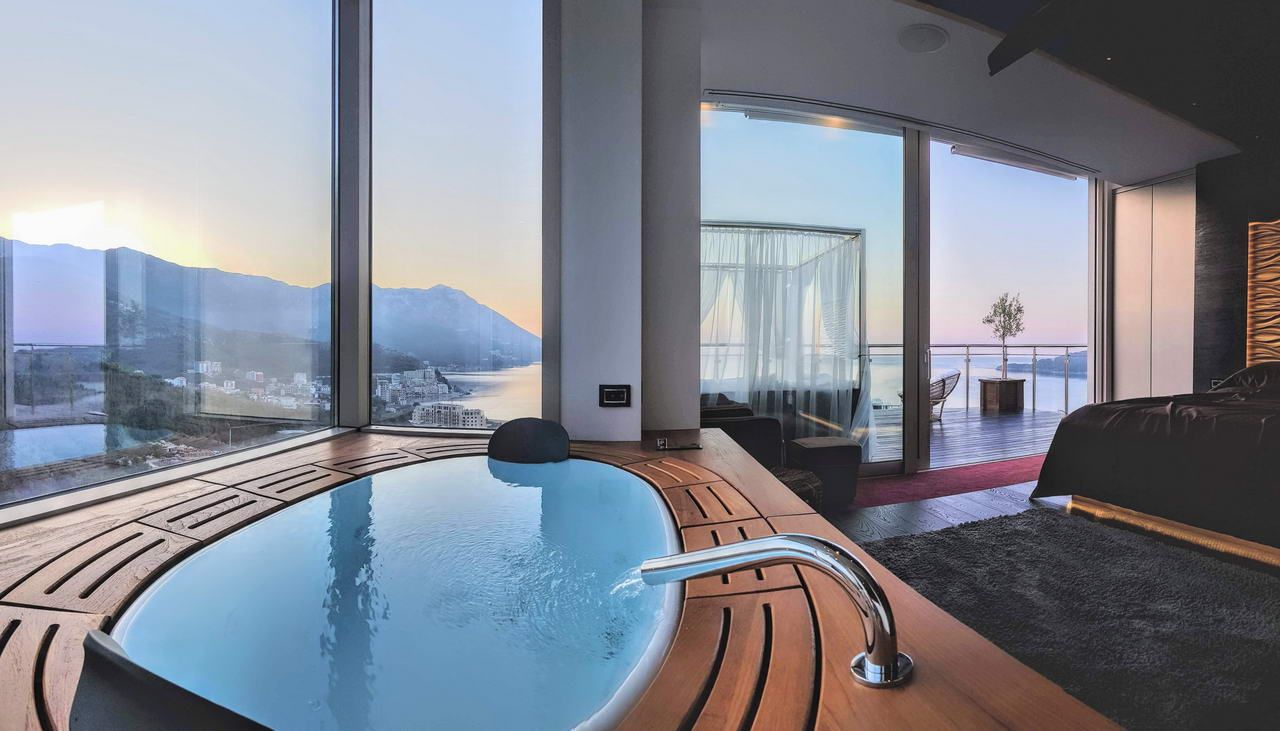 Ekstra luksuzan penthouse sa panoramskim pogledom na more,Bečici - Amfora Real Estate