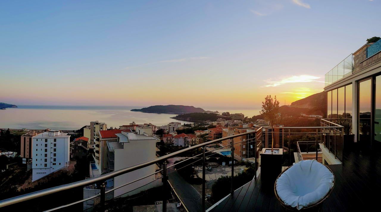 Ekstra luksuzan penthouse sa panoramskim pogledom na more,Bečici - Amfora Real Estate