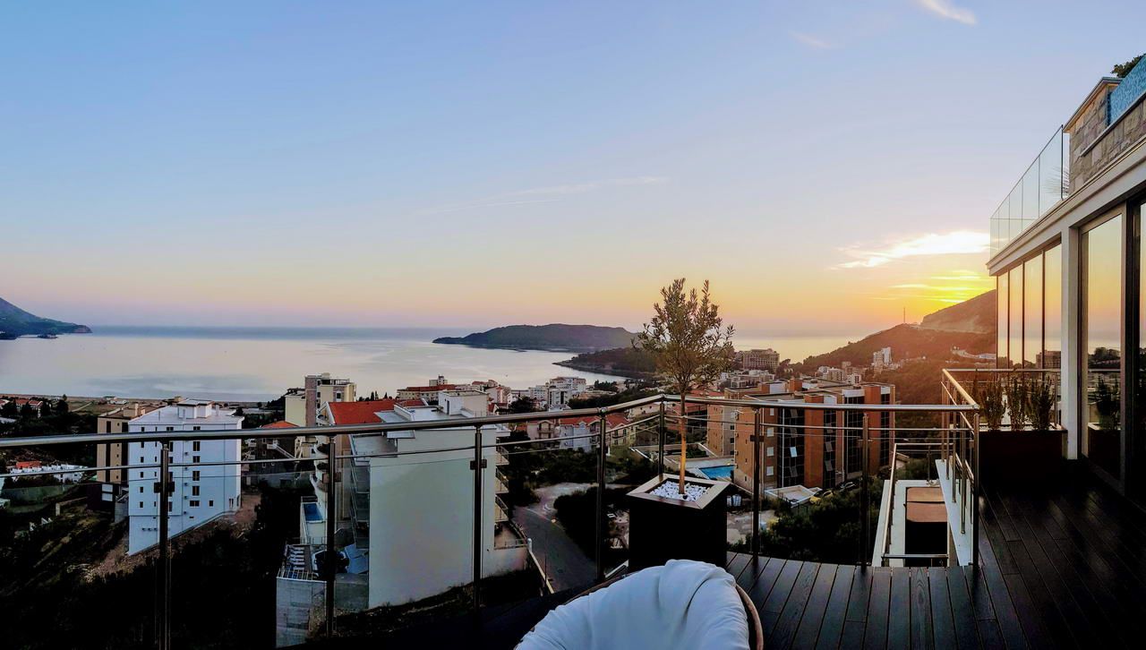Ekstra luksuzan penthouse sa panoramskim pogledom na more,Bečici - Amfora Real Estate