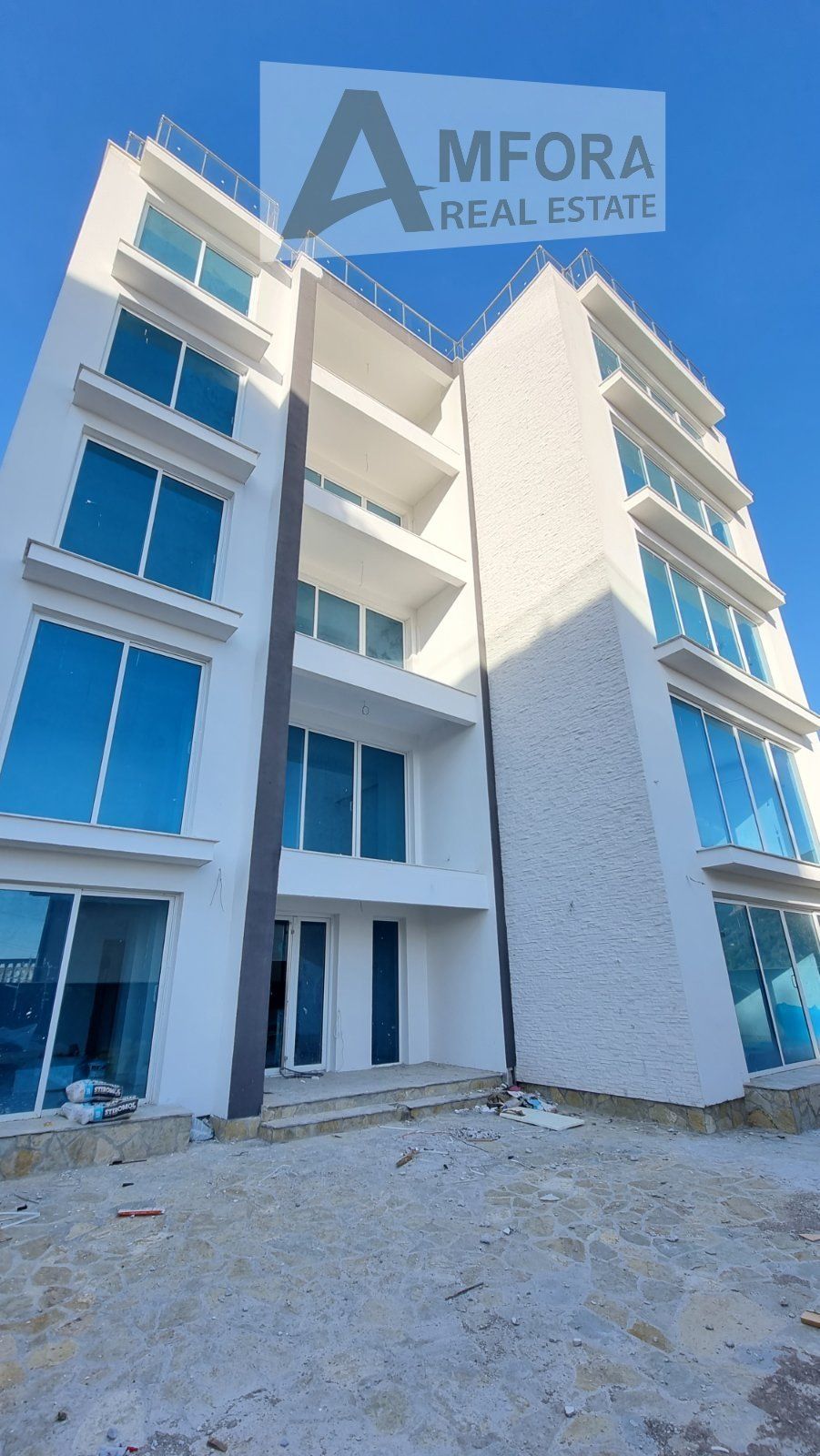 Novi hotelski objekat na prodaju!  Bečići-Budva - Amfora Real Estate