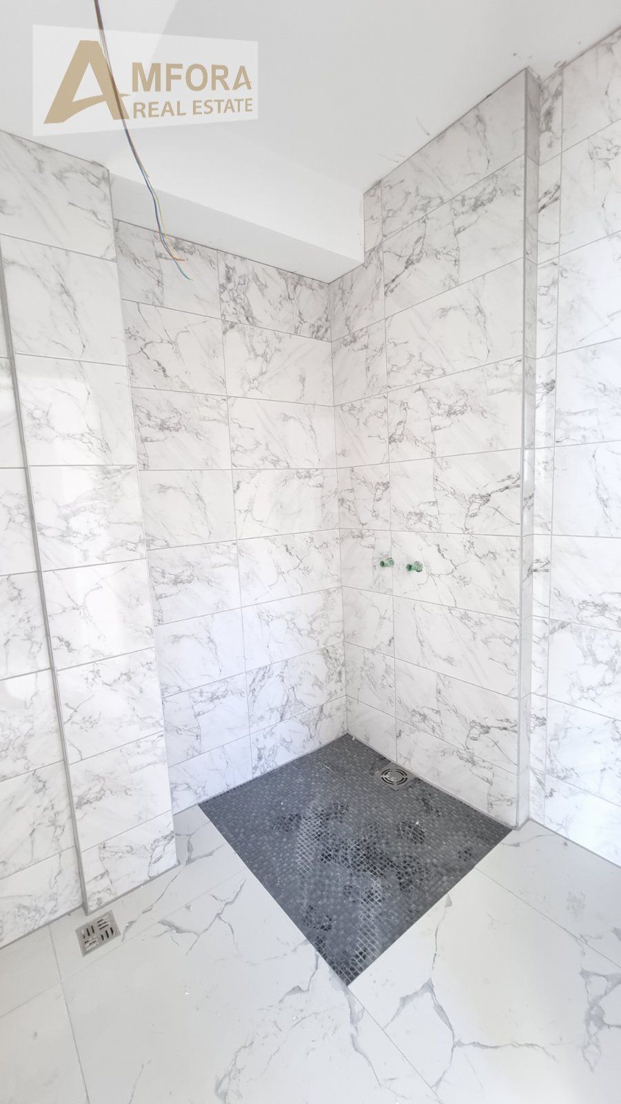 Novi hotelski objekat na prodaju!  Bečići-Budva - Amfora Real Estate