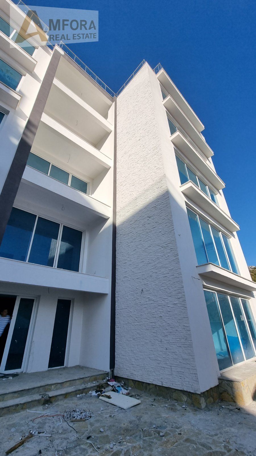 Novi hotelski objekat na prodaju!  Bečići-Budva - Amfora Real Estate