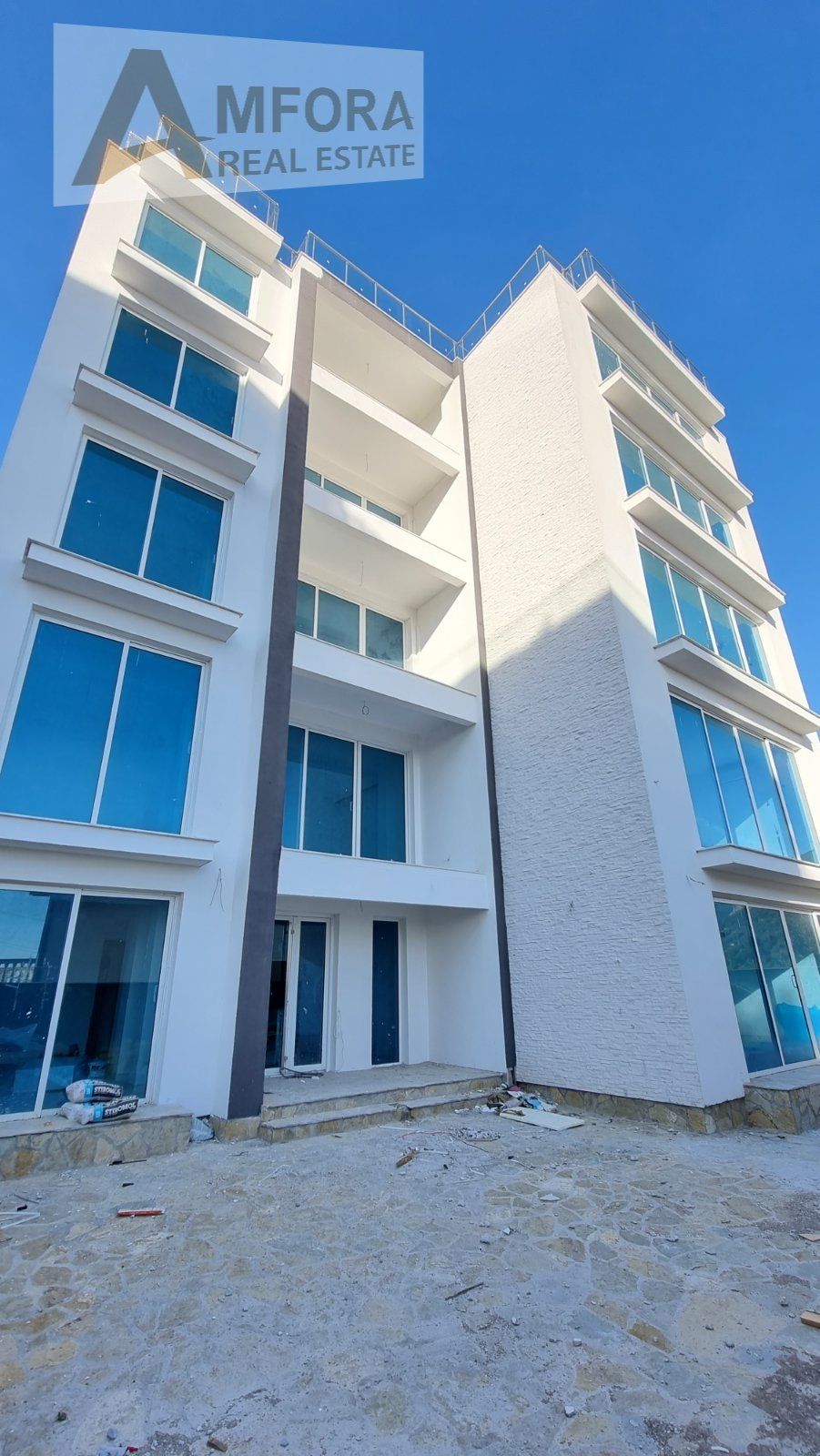 Novi hotelski objekat na prodaju!  Bečići-Budva - Amfora Real Estate