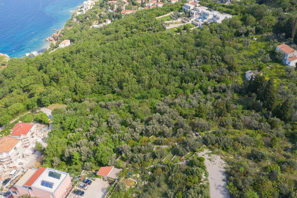 Urbanizovan plac za izgradnju turističkog naselja. Skočiđevojka - Budva - Amfora Real Estate