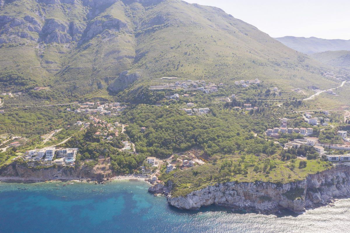 Urbanizovan plac 2100m2 sa pogledom na more za izgradnju turističkog naselja,Skoci Djevojka- Rezevici - Amfora Real Estate