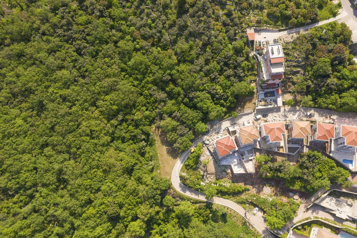 Urbanizovan plac 2100m2 sa pogledom na more za izgradnju turističkog naselja,Skoci Djevojka- Rezevici - Amfora Real Estate