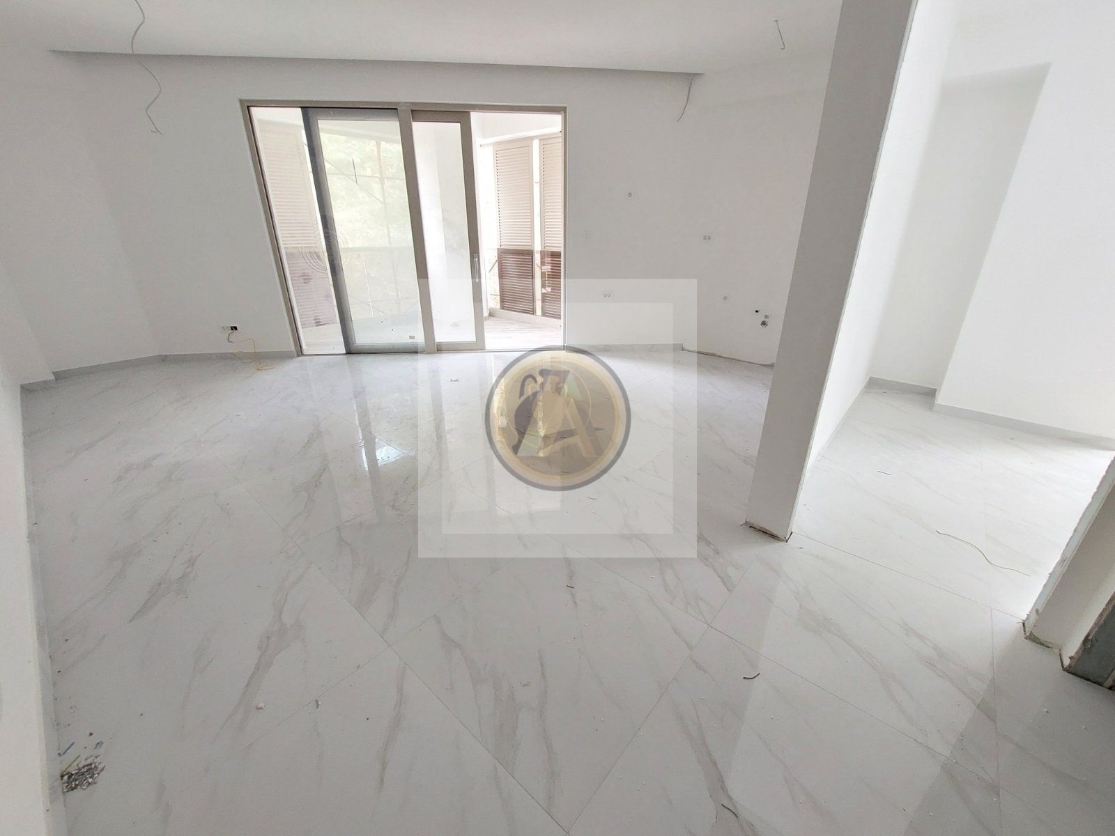 Na prodaju nov luksuzan jednosoban stan 43m2 blizu plaže u Rafailovićima - Amfora Real Estate