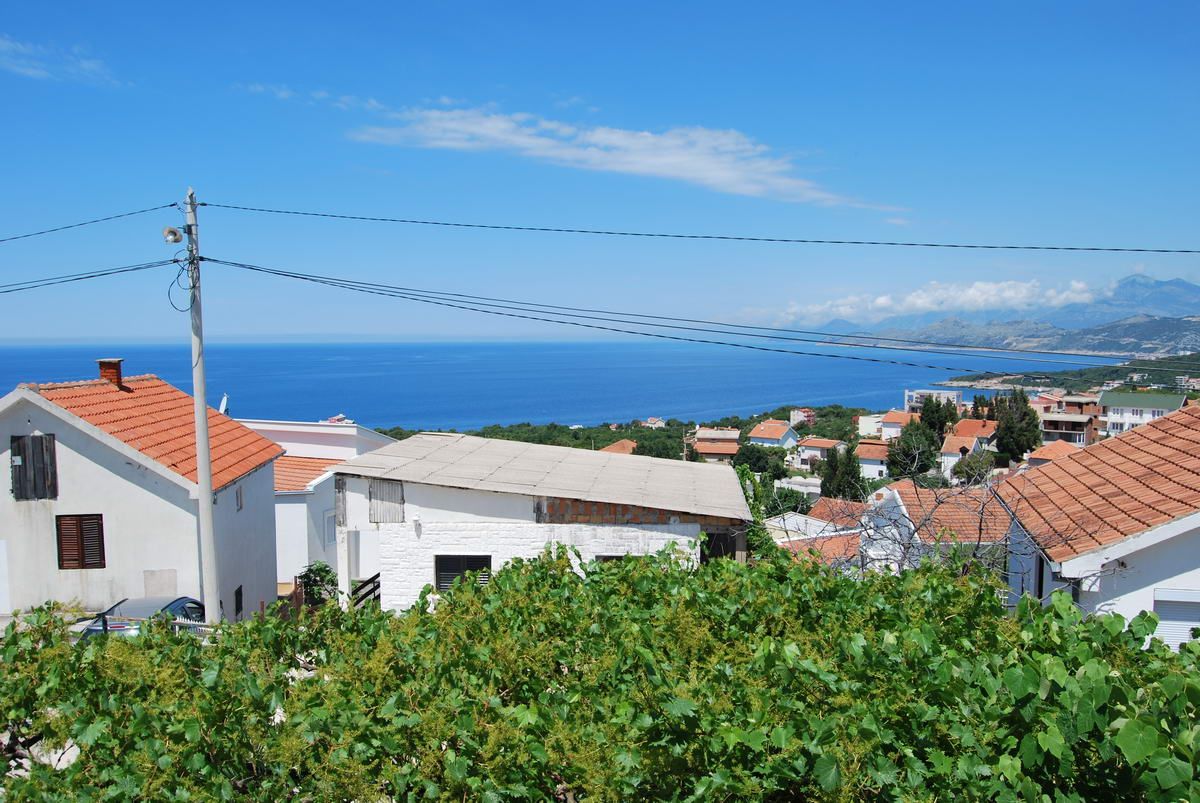 Kuća 153m2 sa pogledom na more. UTJEHA, BAR - Amfora Real Estate